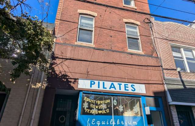 818 S 8th St - 818 South 8th Street, Philadelphia, PA 19147