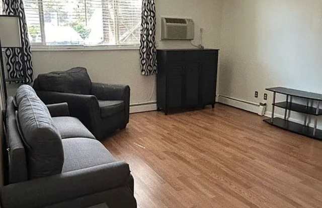1 BR/1BA | Cozy Condo | Private Lake| In Boulder! Gallery 4
