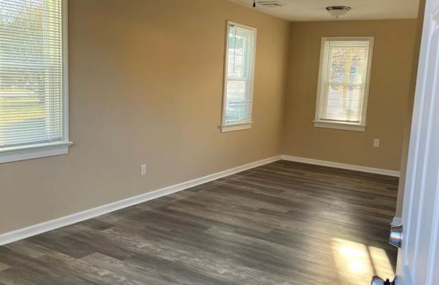 3 bedroom/2 bath unit in Williamsburg Gallery 3