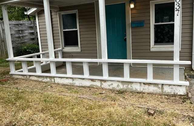 Cozy 2 Bedroom Home for Rent with Fenced Yard  Detached Garage photos photos