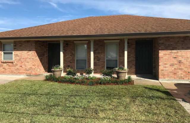 120 Park Dr - 120 Park Drive, Belle Chasse, LA 70037