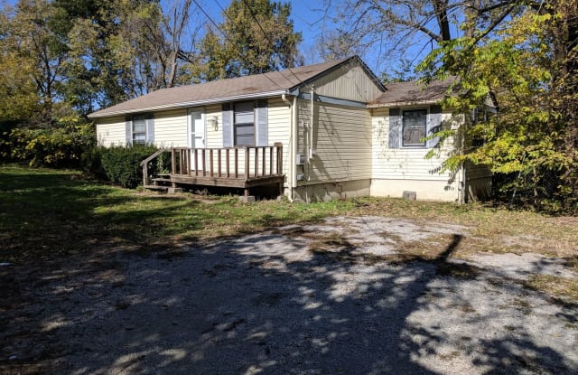 806 1/2 E Devon Street - 806 1/2 E Devon St, Independence, MO 64055
