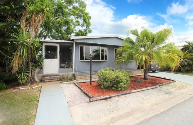 716 49TH AVENUE W - 716 49th Avenue West, South Bradenton, FL 34207