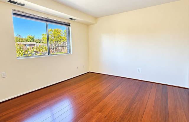 MOVE-IN SPECIAL: 2ND MONTH’S RENT FREE FOR QUALIFIED APPLICANTS! One Bedroom Condo located in Gardens At Owings Mills! Gallery 3