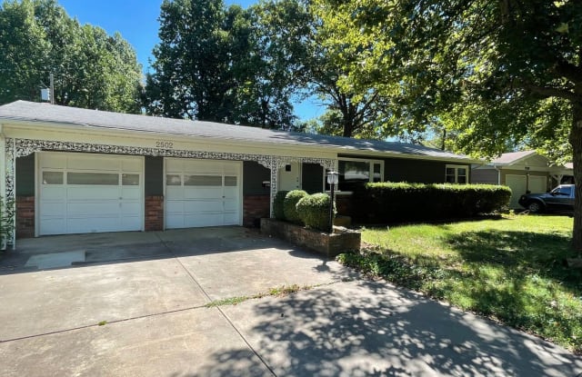 2502 S Kickapoo Ave - 2502 South Kickapoo Avenue, Springfield, MO 65804