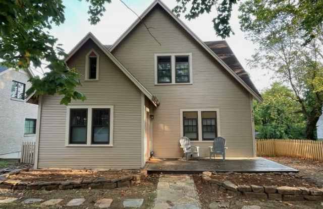 412 West Ila Street - 412 West Ila Street, Fayetteville, AR 72701