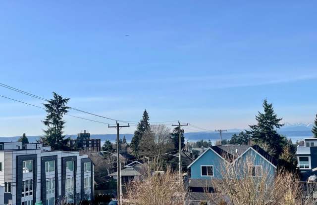 Welcome Home 2b/1ba Sun Drenched Townhome - West Seattle Fauntleroy Neighborhood photos photos