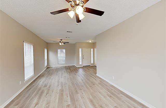 205 Pebblebrook Lane Gallery 2