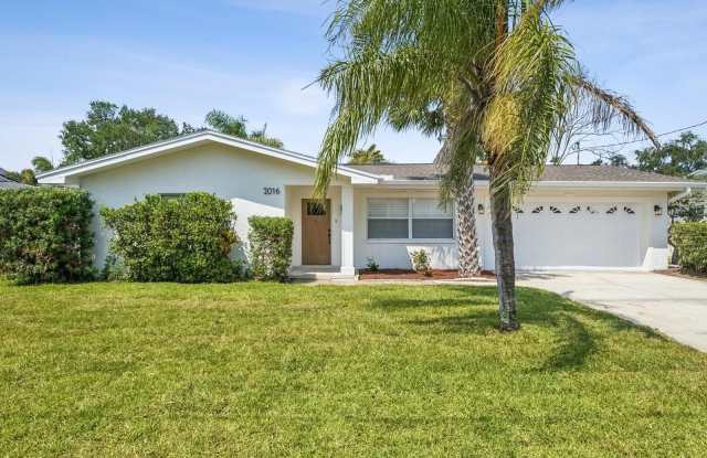 2016 COVE DRIVE photos photos