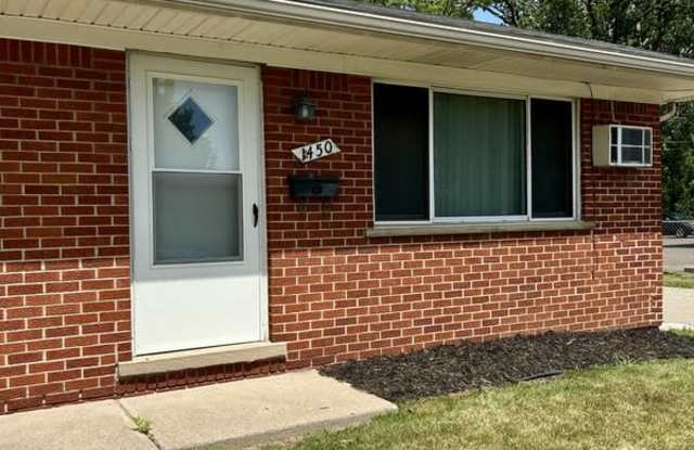 1450 Goddard Road photos photos