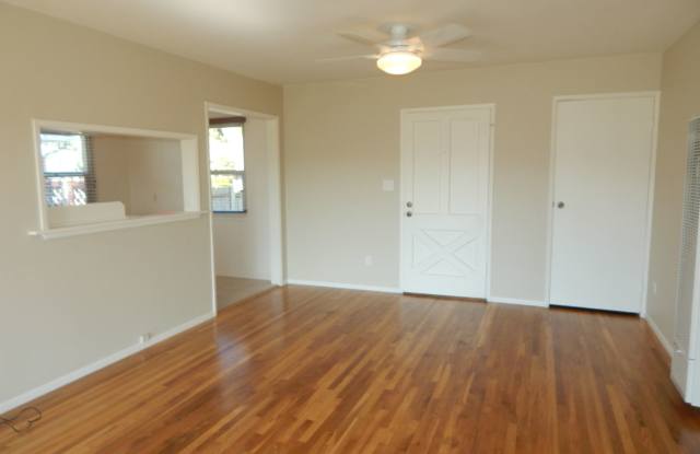 4935 Elsa Road Gallery 4