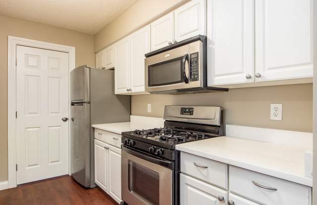 2257 Hedgerow Road photos photos