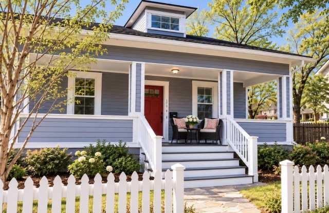 208 Clifford Avenue Gallery 2