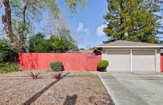 Spacious & Bright Home Close to Parks, Schools, Shopping and More! photos photos