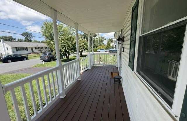 1709 RIVERDALE Drive Gallery 1