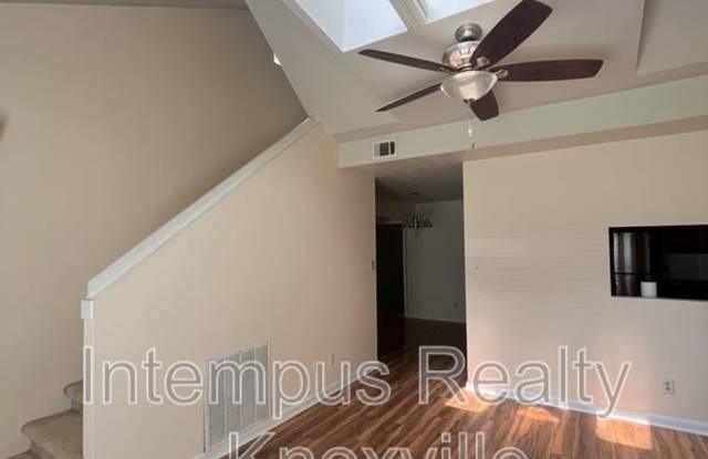 7655 Chatham Cir Gallery 3