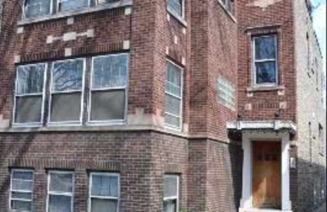 3647 N Marshfield photos photos