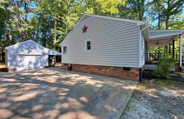 Immaculate rancher on a large corner lot Gallery 3