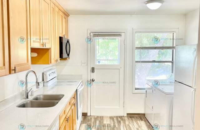 Welcome to 90 Arden Circle, Reno, NV 89503 — a charming one-bedroom, one-bathroom duplex tucked away on a quiet cul-de-sac in the desirable West University neighborhood. Gallery 4