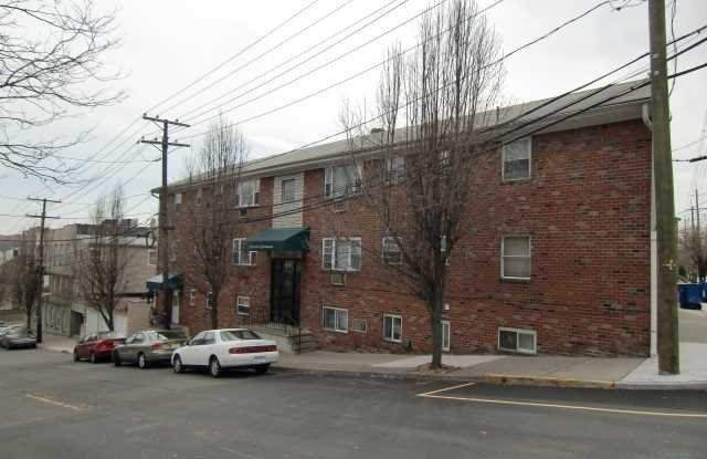 44 Dempsey Avenue - 44 Dempsey Avenue, Edgewater, NJ 07020