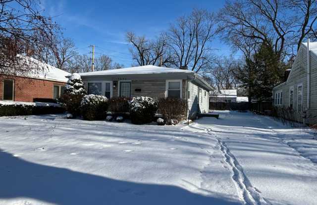Charming 3 Bed 1 Bath with 1 Car Garage! - 5653 Indianola Avenue, Indianapolis, IN 46220