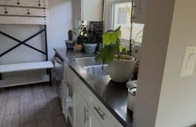 2852 Exposition Boulevard - 2852 Exposition Boulevard, Santa Monica, CA 90404