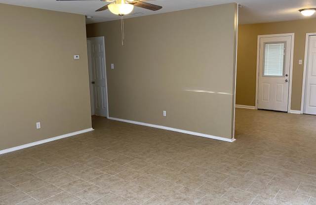 800 Lynn Court Gallery 3