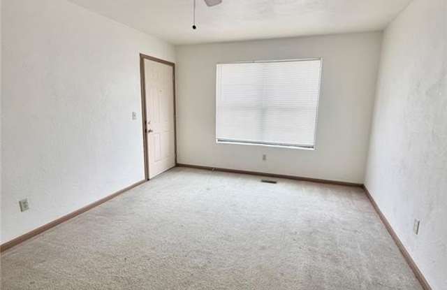 903 GEORGETOWNE Drive Gallery 3