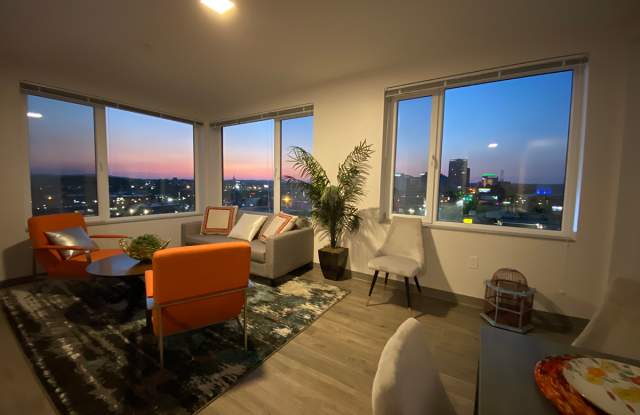 Red Oak at 409 Elm Street photos photos