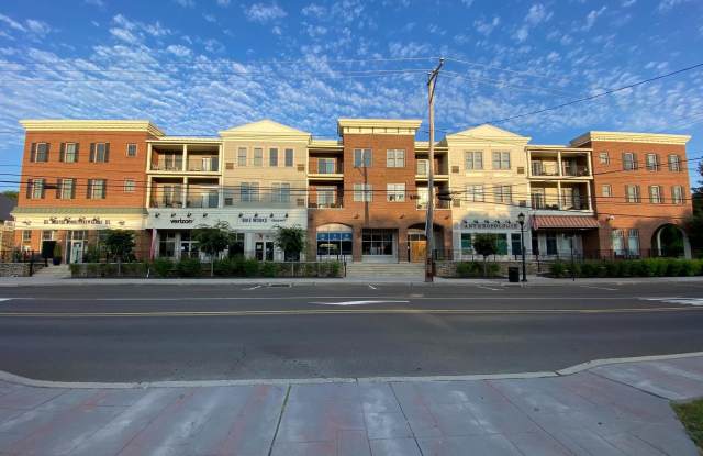 200 N SYCAMORE Street unit: 2I photos photos