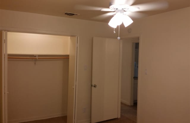 5003 Cottonwood Circle C Gallery 4
