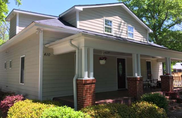 Front  Center! Beautiful 6br home in the heart of Carrboro! Walk to Weaver St., walk or bike to UNC photos photos Front  Center! Beautiful 6br home in the heart of Carrboro! Walk to Weaver St., walk or bike to UNC photos photos