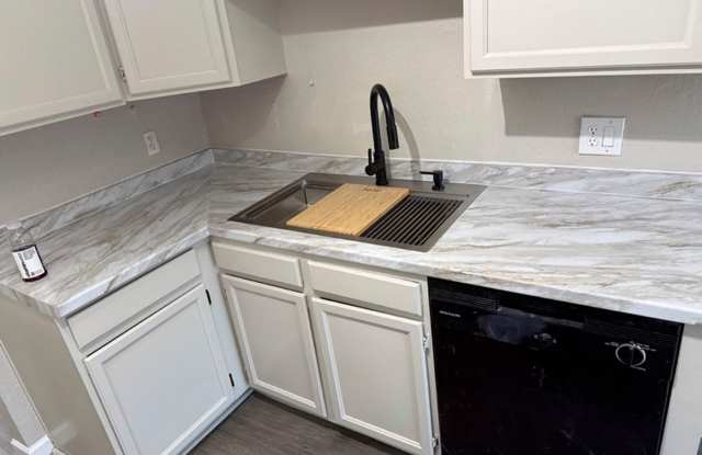 New remodeled 2 bedroom 1 bath unit with private patio and full size washer and dryer hookups!! photos photos