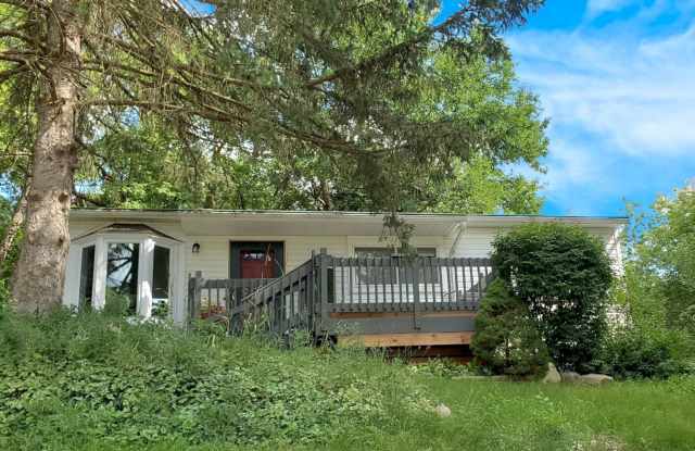Three Bedroom Home for Rent on the Northside of A2! photos photos