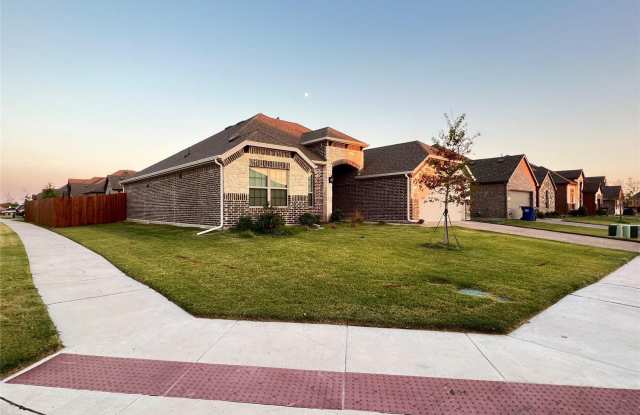 4008 Whitetail Lane Gallery 1