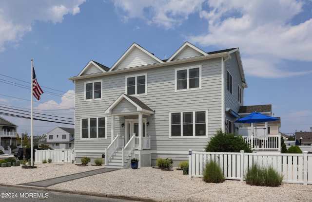 1607 Baltimore Avenue photos photos