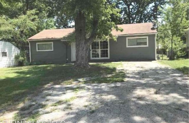 11217 Palmer Ave - 11217 Palmer Avenue, Kansas City, MO 64134