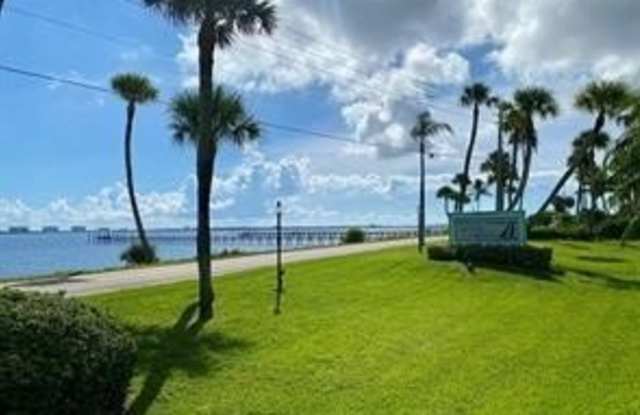 13513 S Indian River Drive Gallery 2