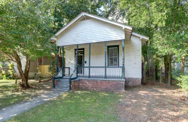 Single Family Home - Three Bedroom/Two Full Bathroom Gallery 1
