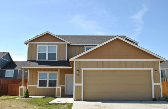 514 KENTUCKY DR - 514 Kentucky Drive, Moses Lake, WA 98837