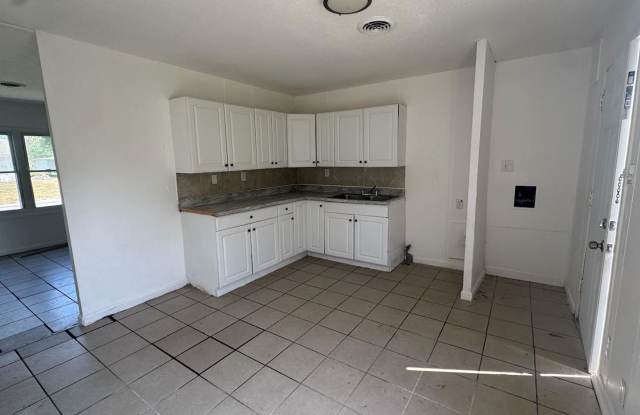 For Rent Three Bedroom, One Bath Gallery 4