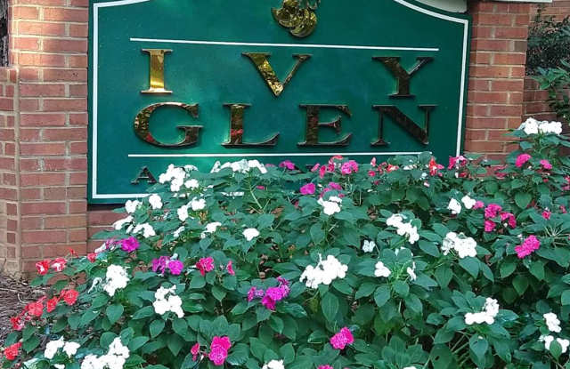 1913 Se Ivy Glen Dr Gallery 2
