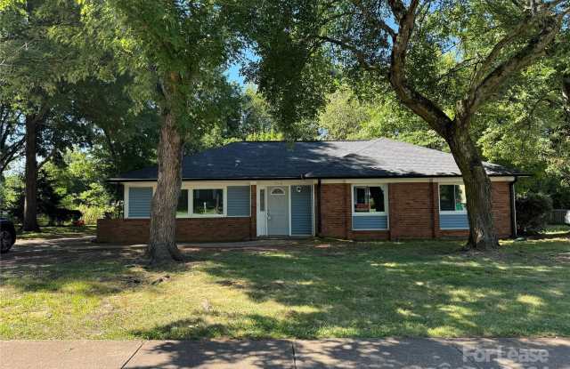 7510 Riding Trail Road - 7510 Riding Trail Road, Charlotte, NC 28212
