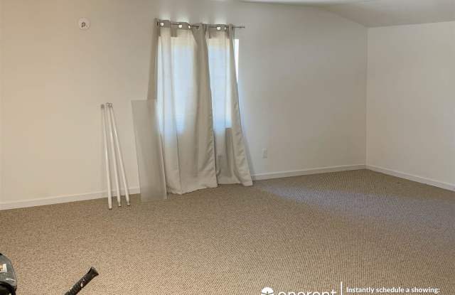 5853 Mcdonie Avenue Gallery 4