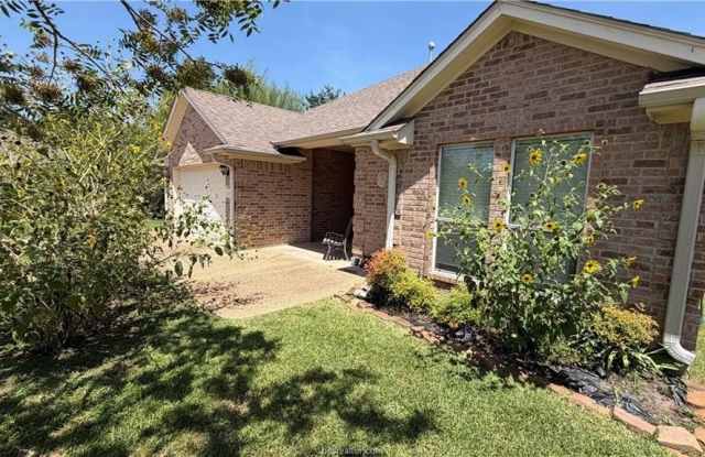1102 Crested Point Court Gallery 3