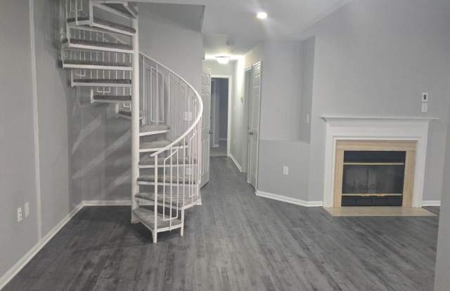 9605 LAKE POINTE Court Gallery 1