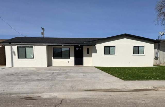 1814 CLAYTON Ave - 1814 West Clayton Avenue, Artesia, NM 88210
