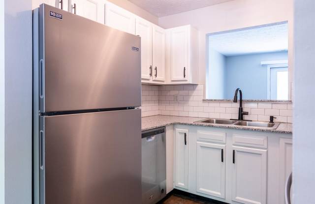 South Talbott Street - 1362 photos photos