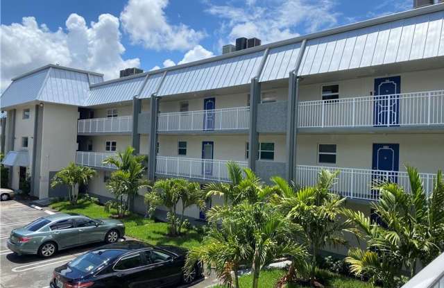 UPGRADED 2/2 APARTMENT SECOND FLOOR, EXCELLENT LOCATION!!!! - 2980 Riverside Drive, Coral Springs, FL 33065