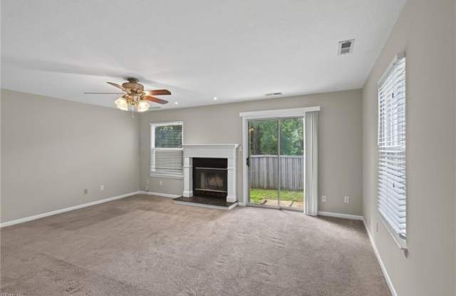 5113 Glenwood Way Gallery 4